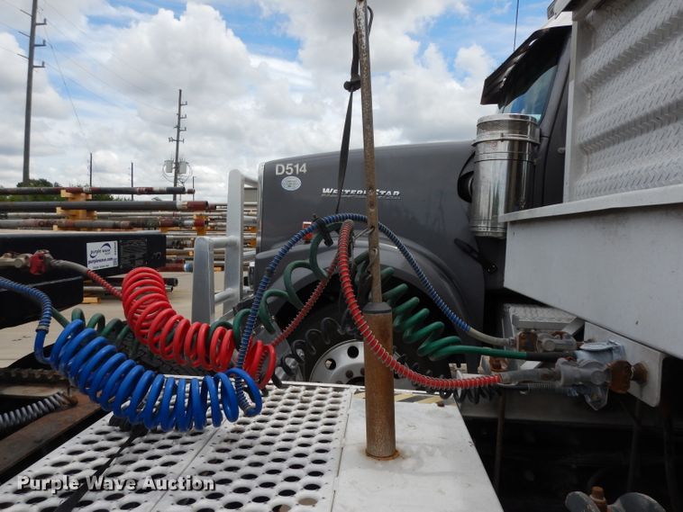 image for item DG6868 2007 Western Star 4900FA  semi truck