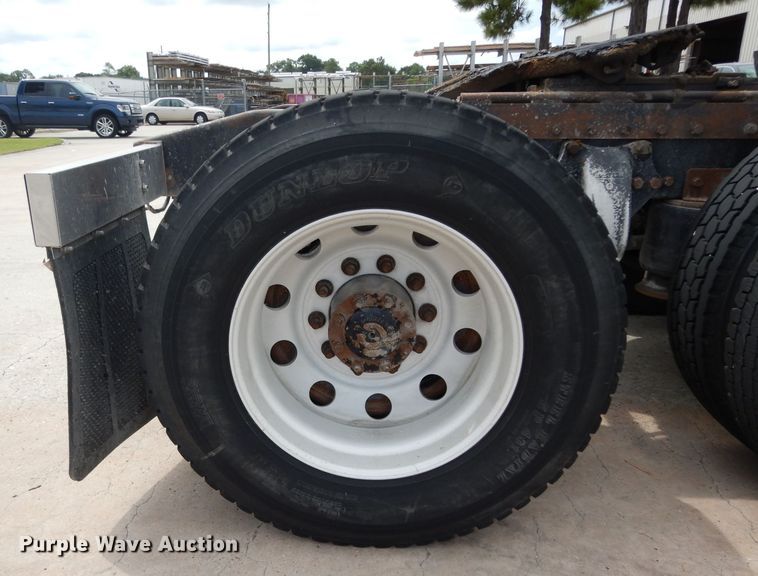 image for item DG6868 2007 Western Star 4900FA  semi truck