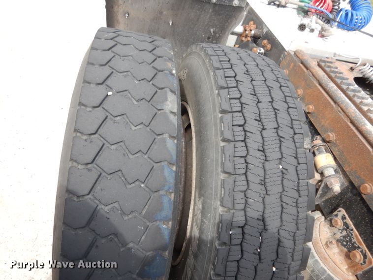 image for item DG6868 2007 Western Star 4900FA  semi truck