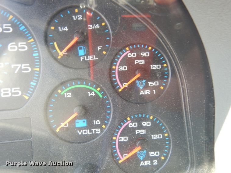 image for item DG6889 2006 International 4300  box truck