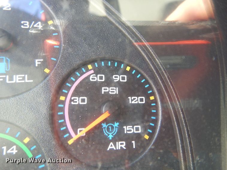 image for item DG6889 2006 International 4300  box truck