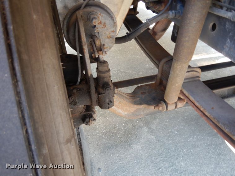 image for item DG6889 2006 International 4300  box truck