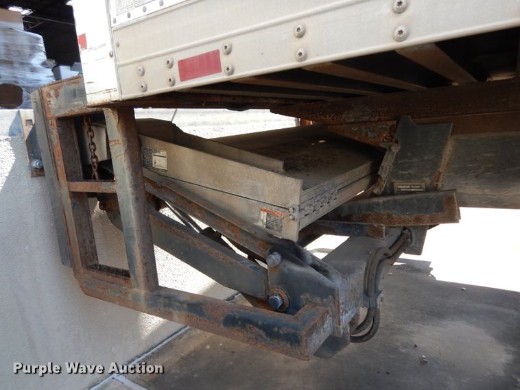 image for item DG6889 2006 International 4300  box truck