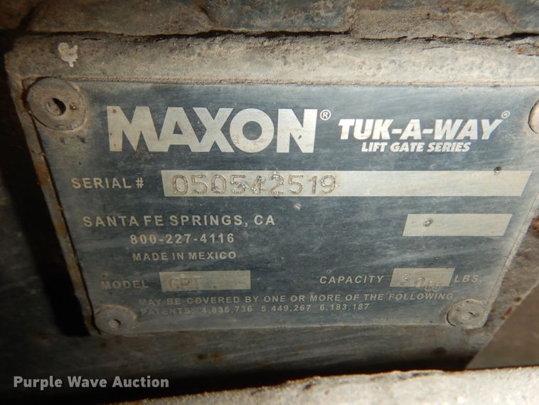 image for item DG6889 2006 International 4300  box truck