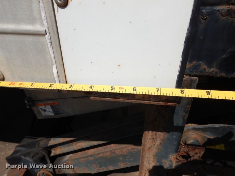 image for item DG6889 2006 International 4300  box truck