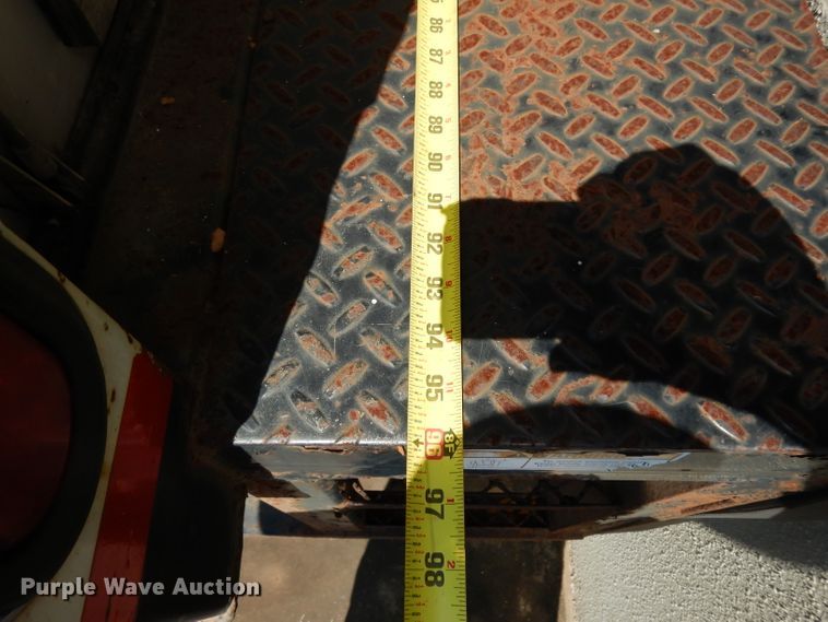 image for item DG6889 2006 International 4300  box truck