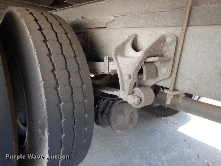 image for item DG6889 2006 International 4300  box truck