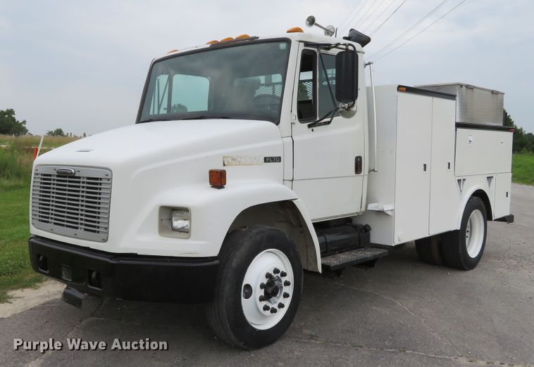 image for item DH1085 2002 Freightliner FL70  utility truck
