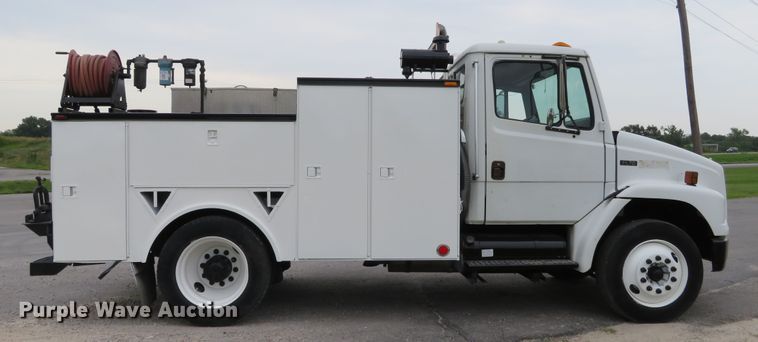 image for item DH1085 2002 Freightliner FL70  utility truck