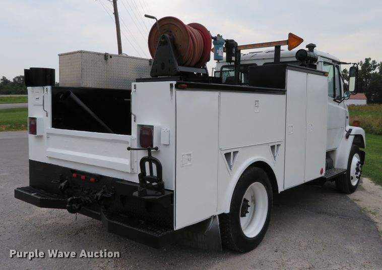 image for item DH1085 2002 Freightliner FL70  utility truck