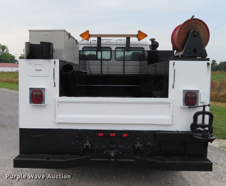 image for item DH1085 2002 Freightliner FL70  utility truck