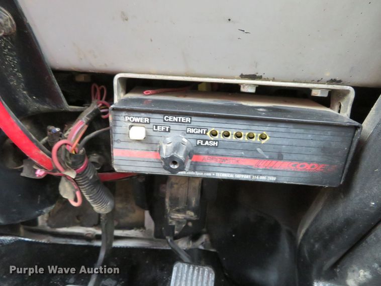 image for item DH1085 2002 Freightliner FL70  utility truck