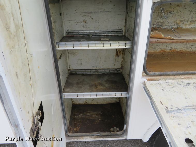 image for item DH1085 2002 Freightliner FL70  utility truck