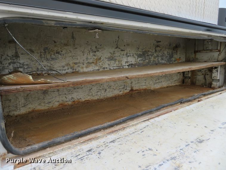 image for item DH1085 2002 Freightliner FL70  utility truck