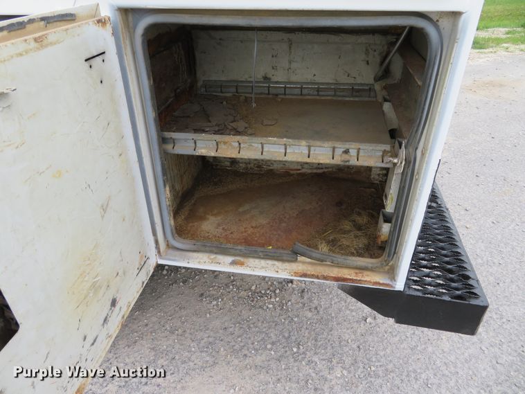 image for item DH1085 2002 Freightliner FL70  utility truck