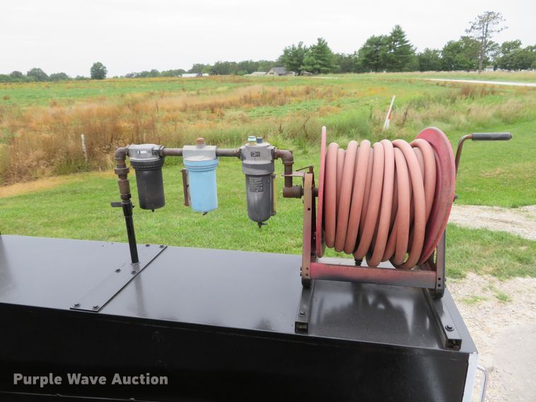 image for item DH1085 2002 Freightliner FL70  utility truck