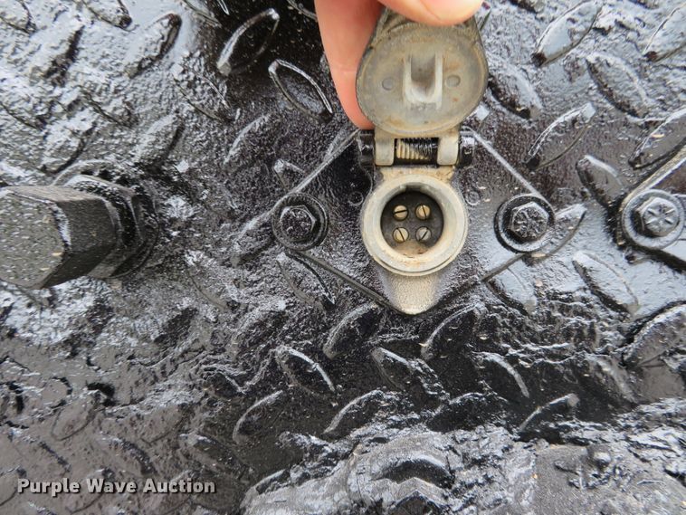 image for item DH1085 2002 Freightliner FL70  utility truck