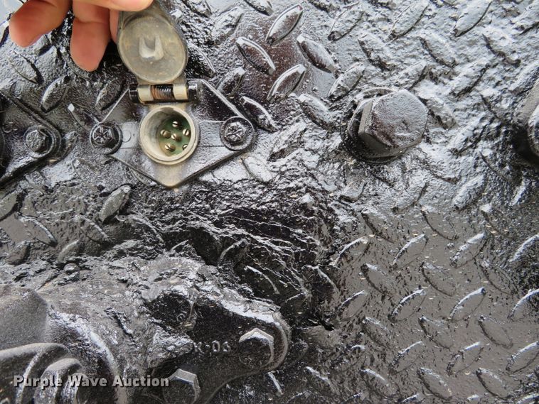 image for item DH1085 2002 Freightliner FL70  utility truck