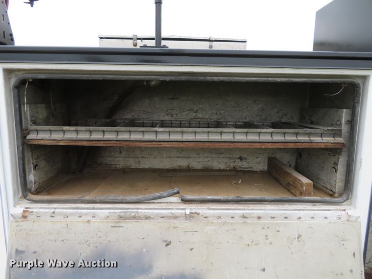 image for item DH1085 2002 Freightliner FL70  utility truck