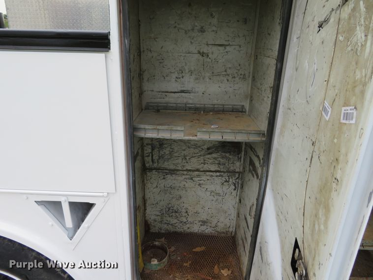 image for item DH1085 2002 Freightliner FL70  utility truck