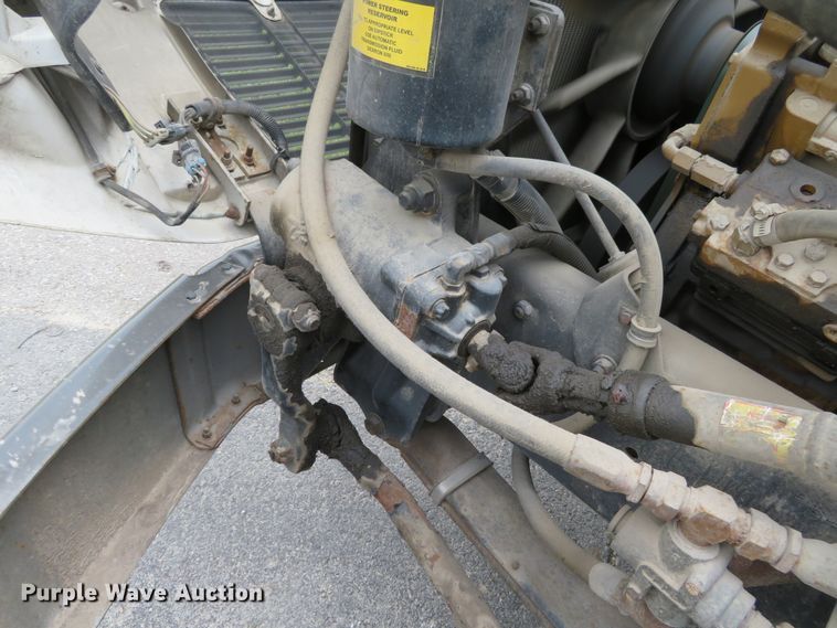 image for item DH1085 2002 Freightliner FL70  utility truck