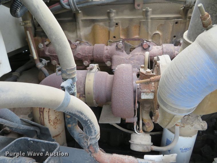 image for item DH1085 2002 Freightliner FL70  utility truck