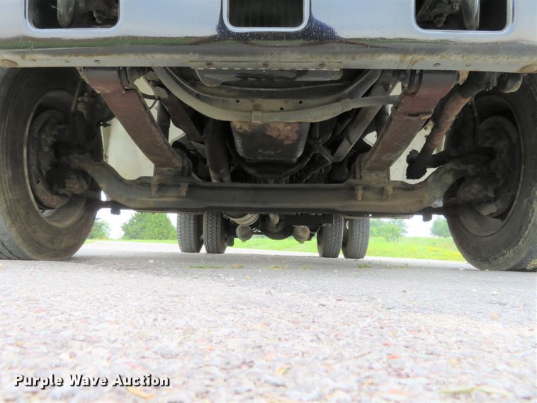 image for item DH1085 2002 Freightliner FL70  utility truck