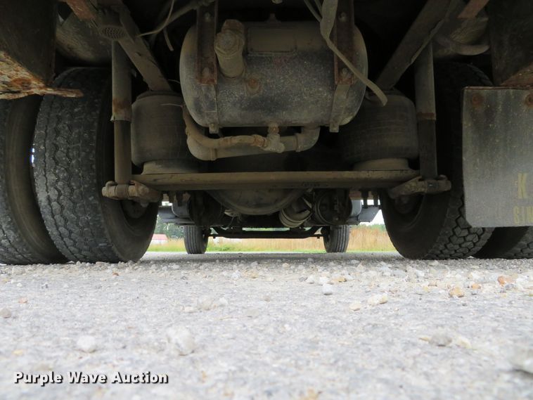 image for item DH1085 2002 Freightliner FL70  utility truck