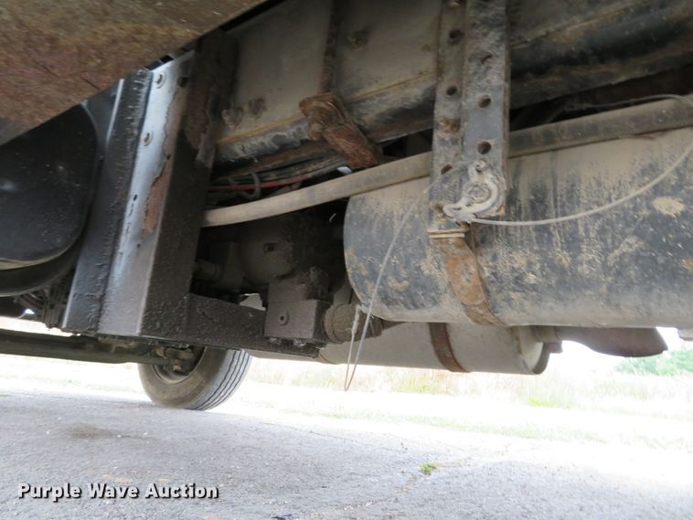 image for item DH1085 2002 Freightliner FL70  utility truck