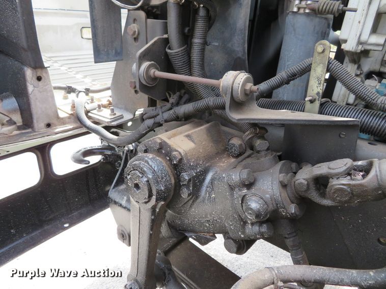 image for item DH1110 2001 International 4900  flatbed truck