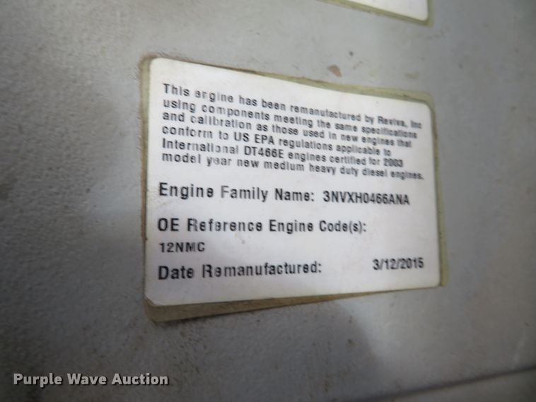 image for item DH1110 2001 International 4900  flatbed truck