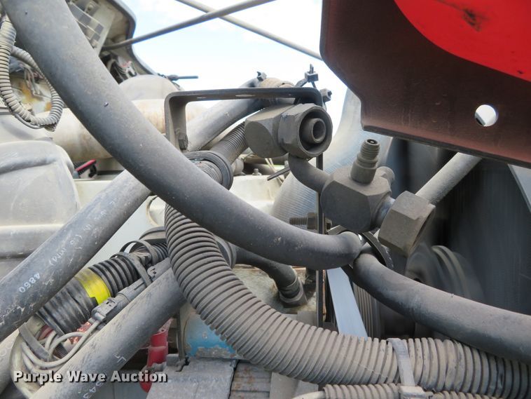 image for item DH1110 2001 International 4900  flatbed truck