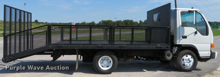 image for item DH1124 2003 Isuzu NPC7SC  flatbed truck