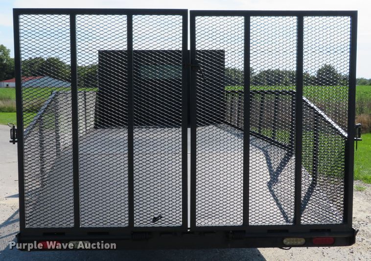 image for item DH1124 2003 Isuzu NPC7SC  flatbed truck