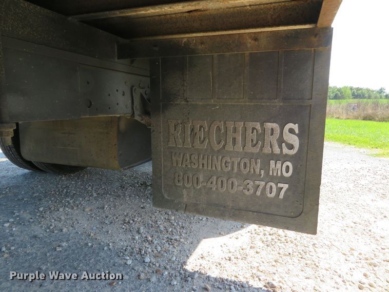 image for item DH1124 2003 Isuzu NPC7SC  flatbed truck