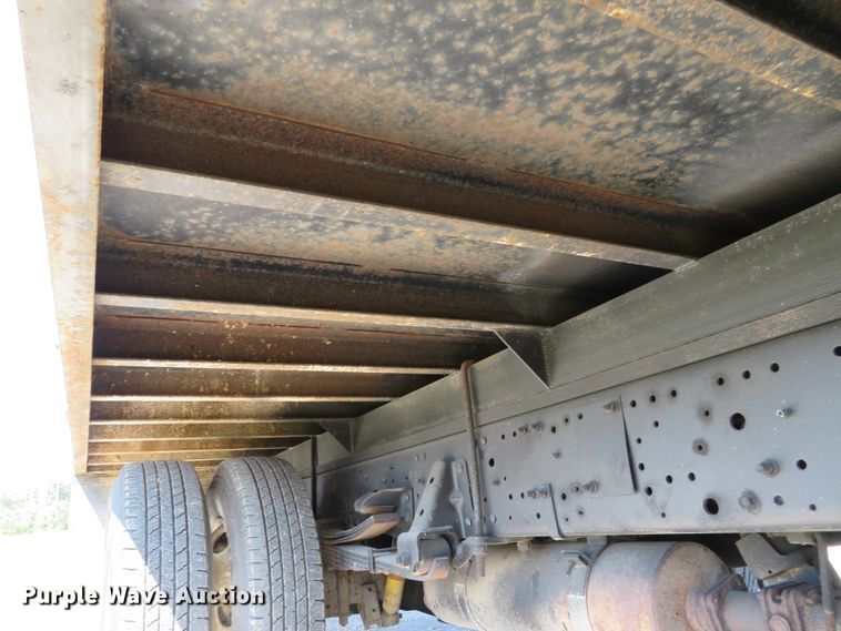 image for item DH1124 2003 Isuzu NPC7SC  flatbed truck