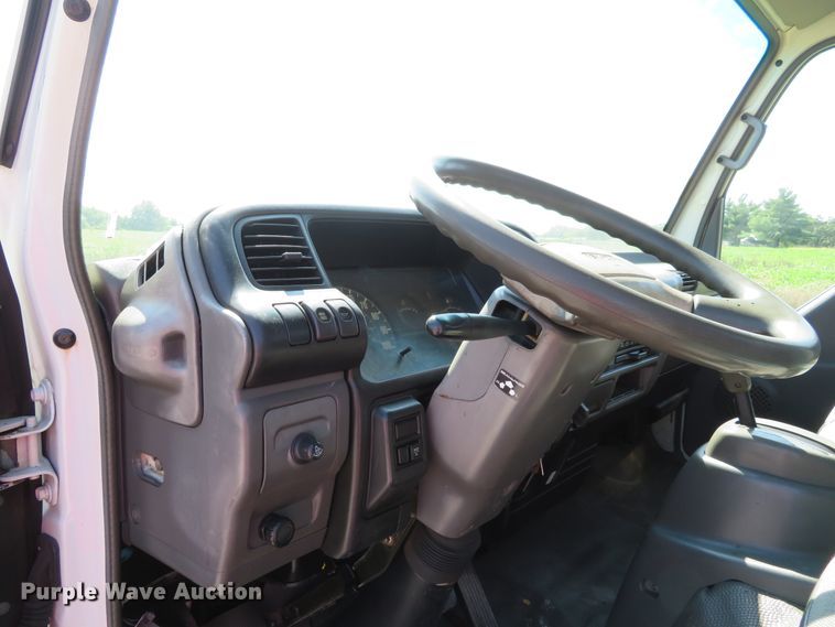 image for item DH1124 2003 Isuzu NPC7SC  flatbed truck