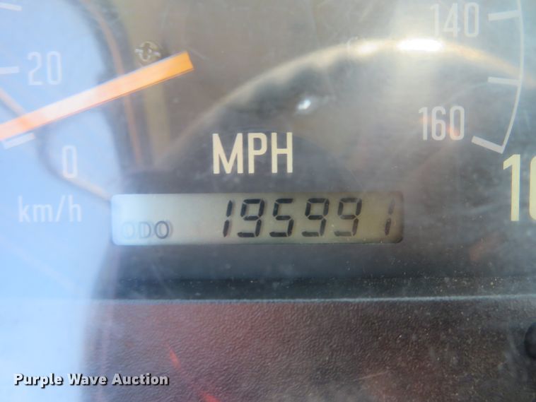 image for item DH1124 2003 Isuzu NPC7SC  flatbed truck