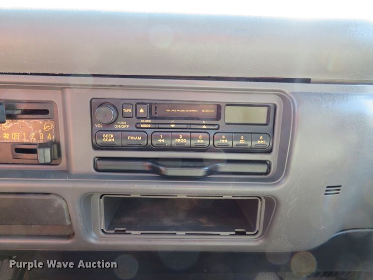 image for item DH1124 2003 Isuzu NPC7SC  flatbed truck