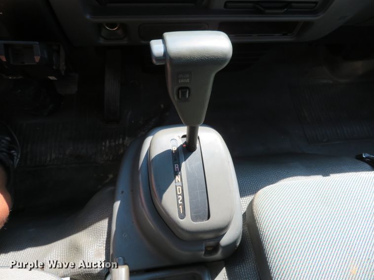 image for item DH1124 2003 Isuzu NPC7SC  flatbed truck