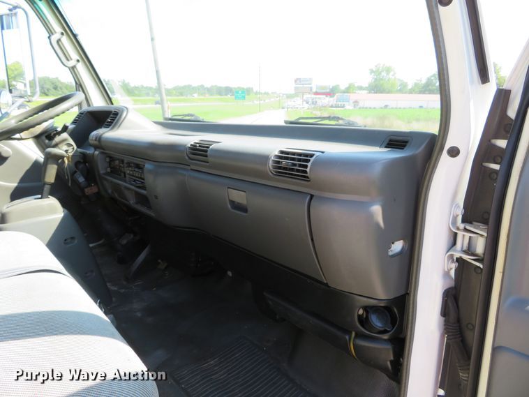 image for item DH1124 2003 Isuzu NPC7SC  flatbed truck