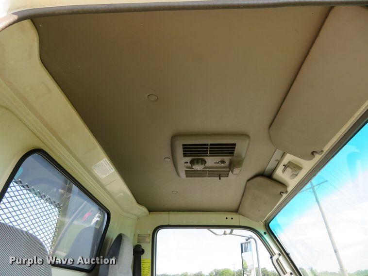 image for item DH1124 2003 Isuzu NPC7SC  flatbed truck