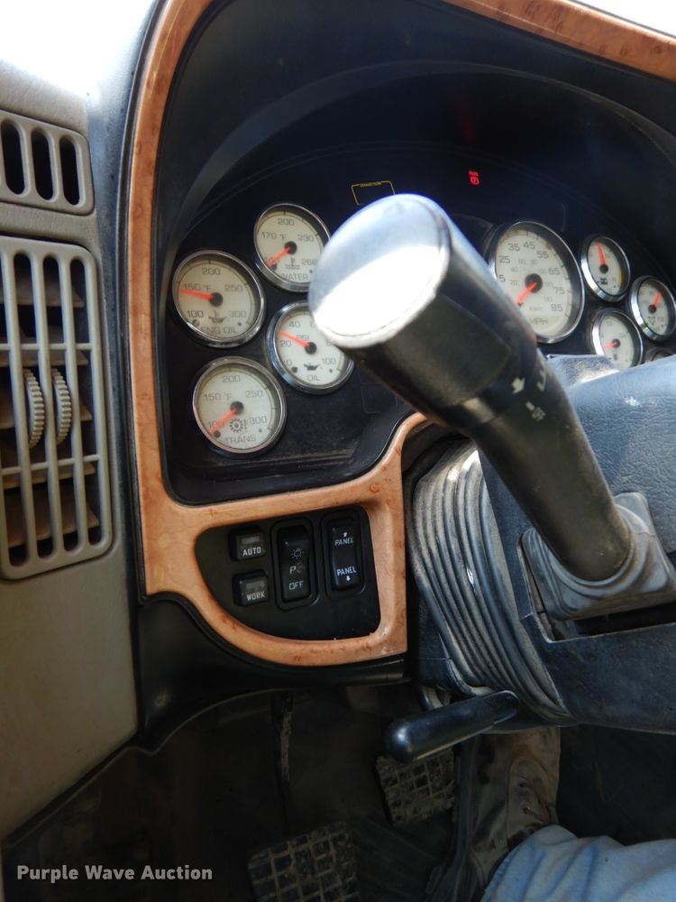 image for item DH6605 2012 International ProStar Plus 122  semi truck