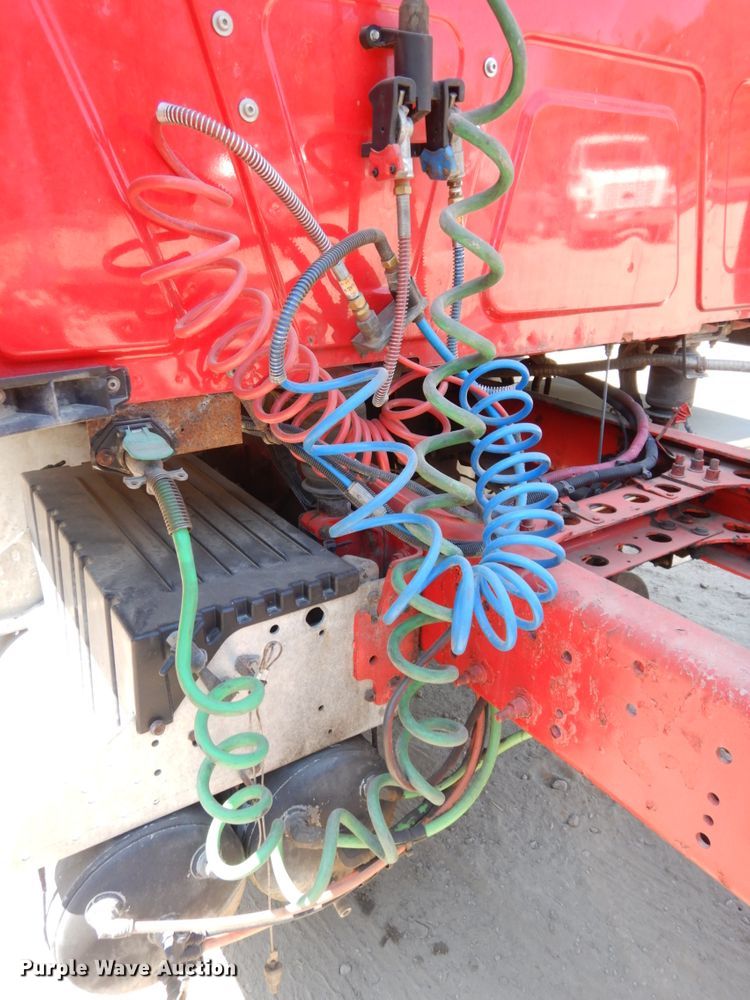 image for item DH6605 2012 International ProStar Plus 122  semi truck