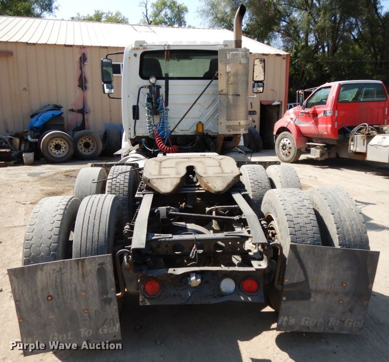 image for item DH6606 2011 International TranStar 8600  semi truck