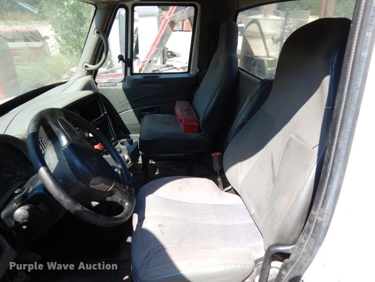 image for item DH6606 2011 International TranStar 8600  semi truck