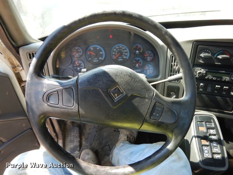 image for item DH6606 2011 International TranStar 8600  semi truck