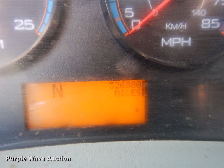 image for item DH6606 2011 International TranStar 8600  semi truck