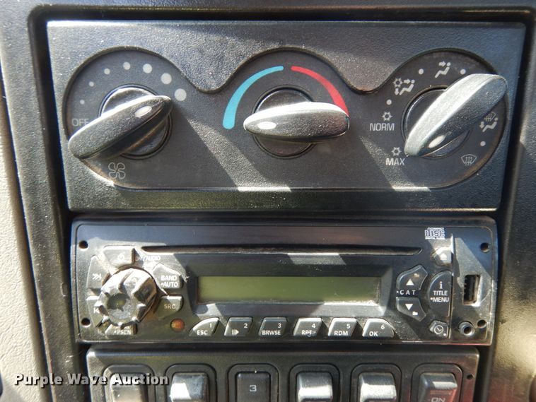 image for item DH6606 2011 International TranStar 8600  semi truck