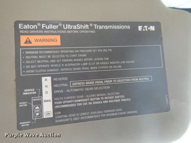 image for item DH6606 2011 International TranStar 8600  semi truck